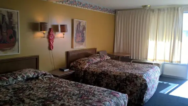 Dogwood Motel 5